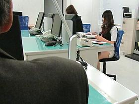 パート先でセクハラ行為をされて、逆に発情してしまう人妻4時間　サンプル画像13